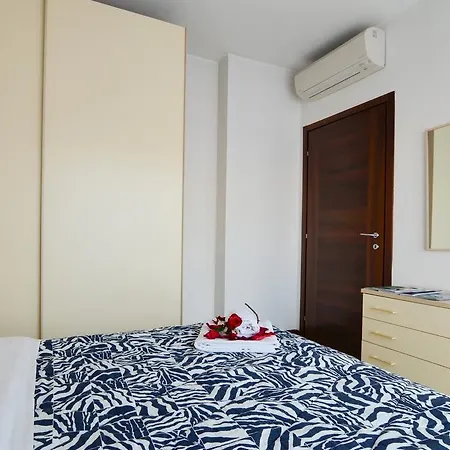 Candoglia Halldis Apartments Апартаменты