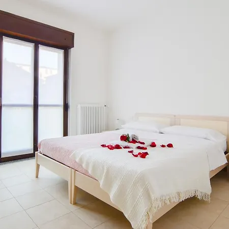 Candoglia Halldis Apartments Апартаменты *