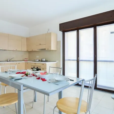 Candoglia Halldis Apartments *