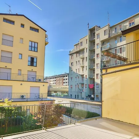 Candoglia Halldis Apartments Апартаменты