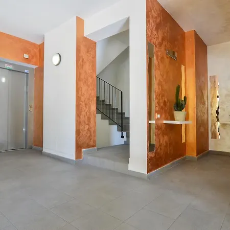 Candoglia Halldis Apartments Апартаменты *