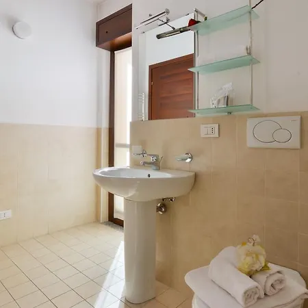 Candoglia Halldis Apartments Апартаменты