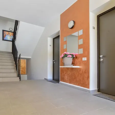 Candoglia Halldis Apartments Апартаменты *