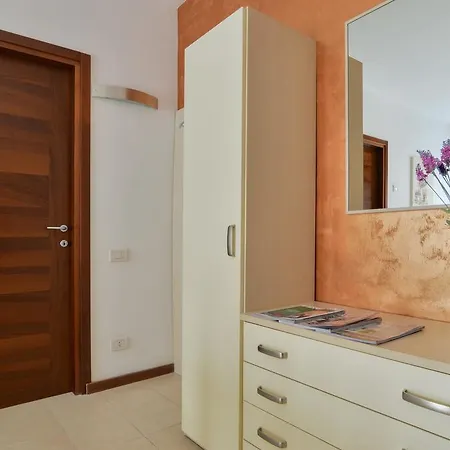 Candoglia Halldis Apartments *