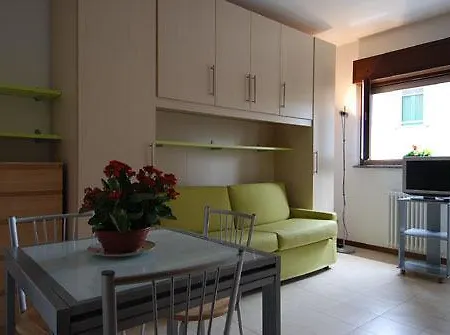 Candoglia Halldis Apartments *